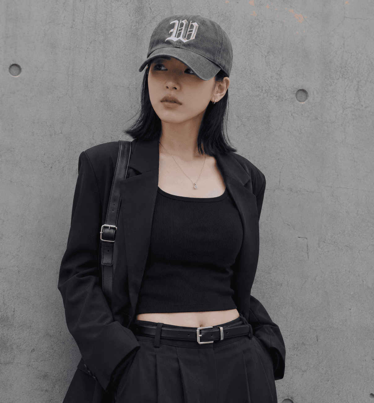 Woman in a stylish cap for Moyang hero